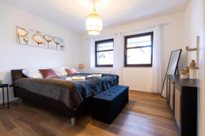 Design-Ferienwohnung in Bad Neuenahr: Platz für 4, Küche, WiFi, Netflix